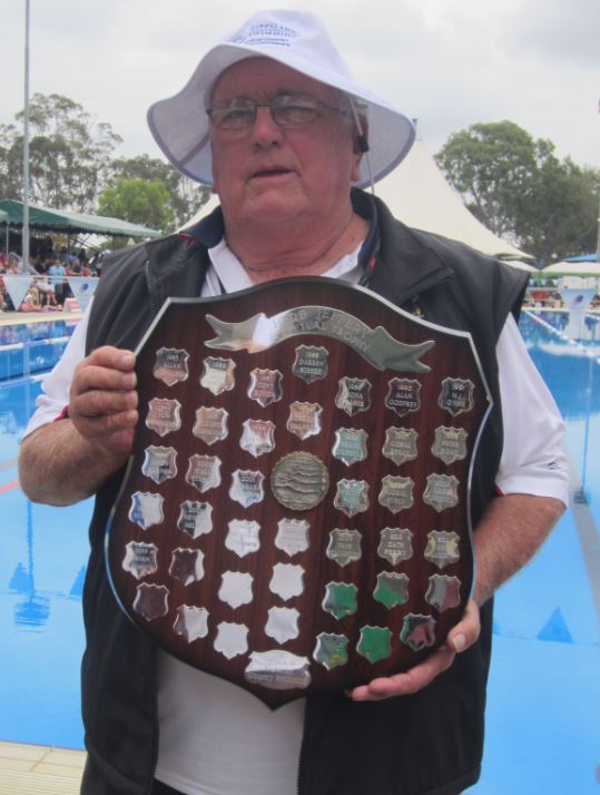 Barry Martens with his 2013 Herb Jeffrey Award